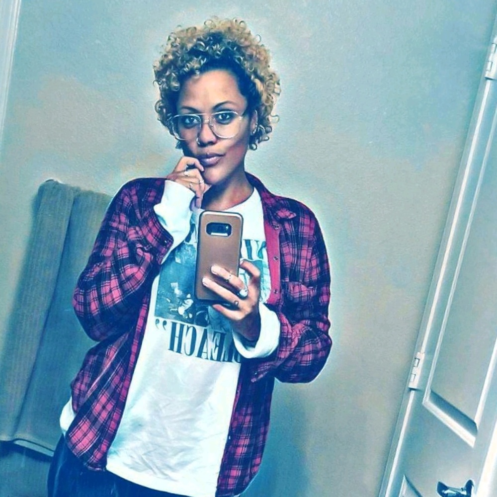 Meet your Posher, Alicia